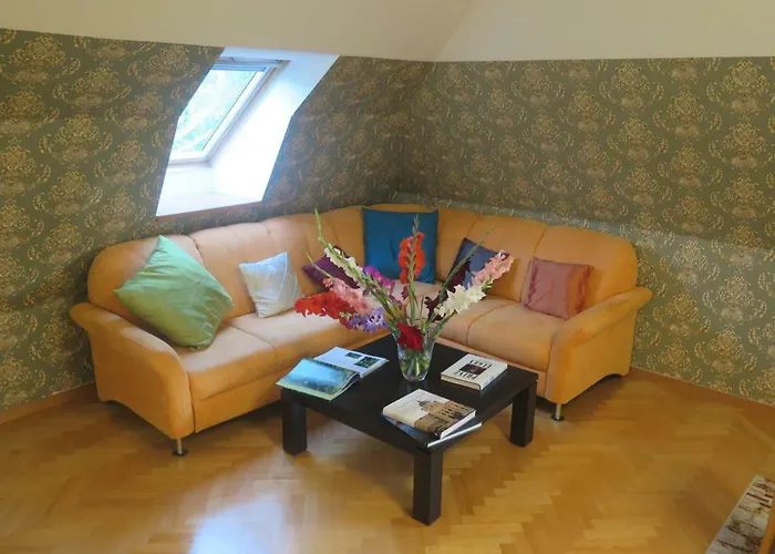 Schoenbrunn Gardens Deluxe Apartamento